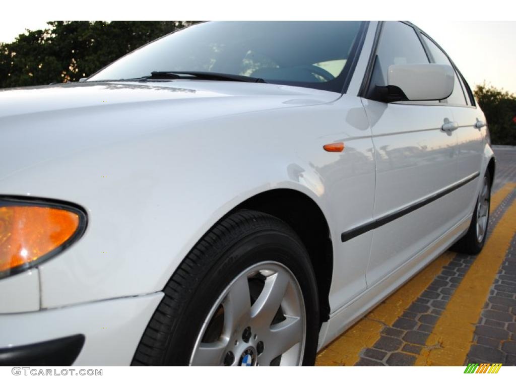 2003 3 Series 325i Sedan - Alpine White / Sand photo #13