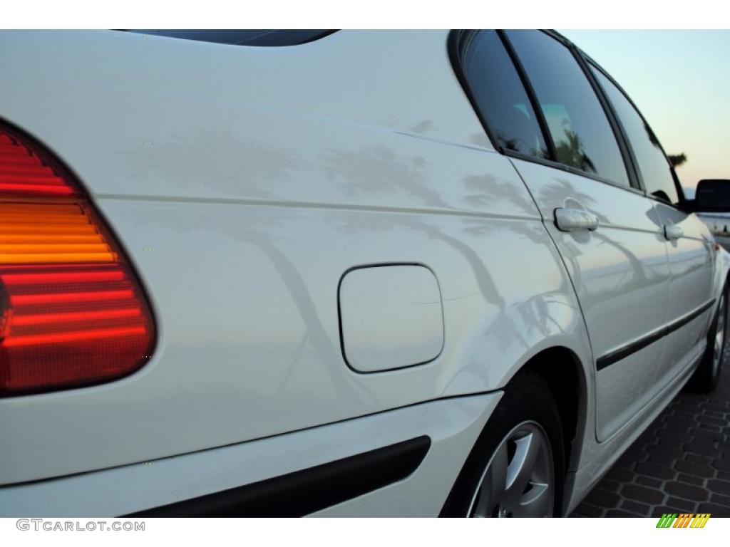 2003 3 Series 325i Sedan - Alpine White / Sand photo #15