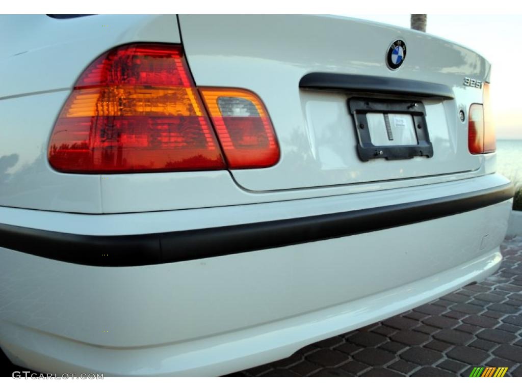 2003 3 Series 325i Sedan - Alpine White / Sand photo #20