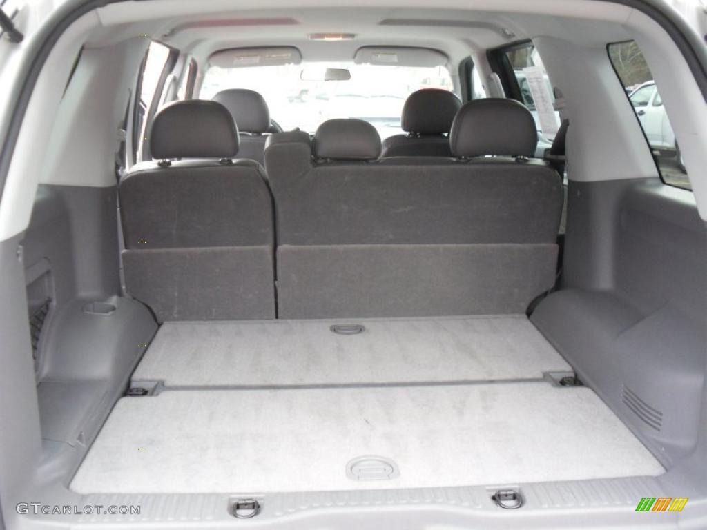 2004 Explorer XLS 4x4 - Silver Birch Metallic / Graphite photo #7