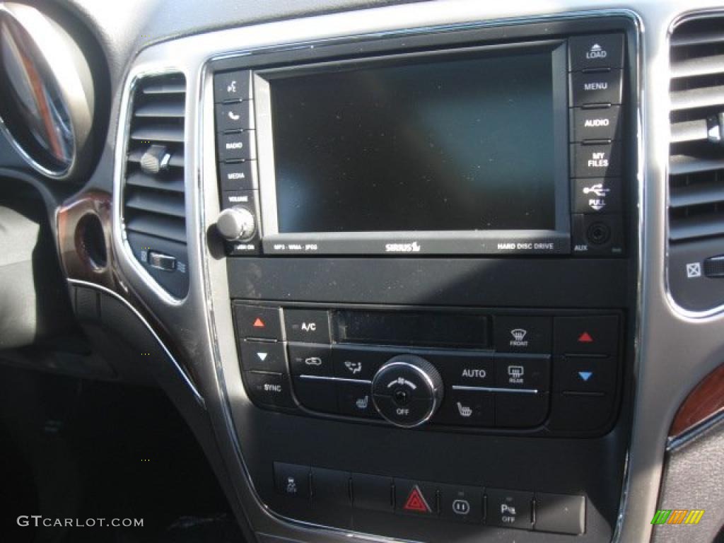 2011 Grand Cherokee Limited 4x4 - White Gold Metallic / Black photo #6