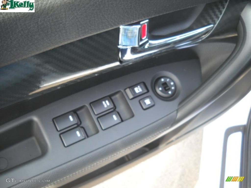 2011 Sorento SX V6 AWD - Snow White Pearl / Black photo #16