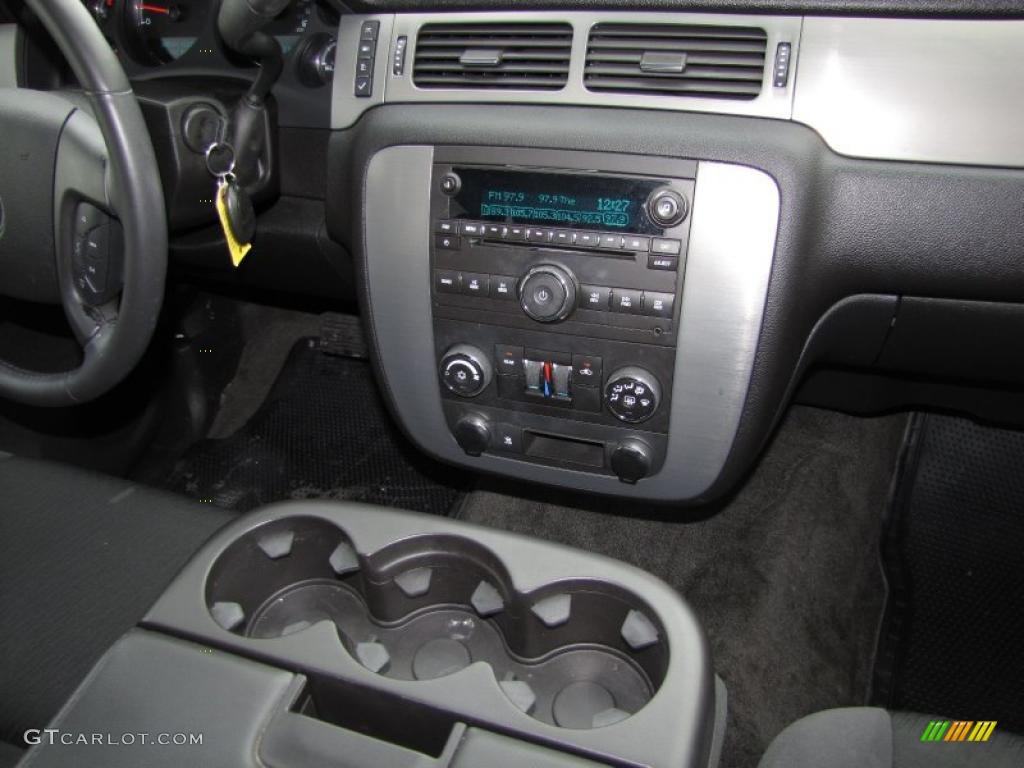2009 Chevrolet Tahoe LS Controls Photo #45533961
