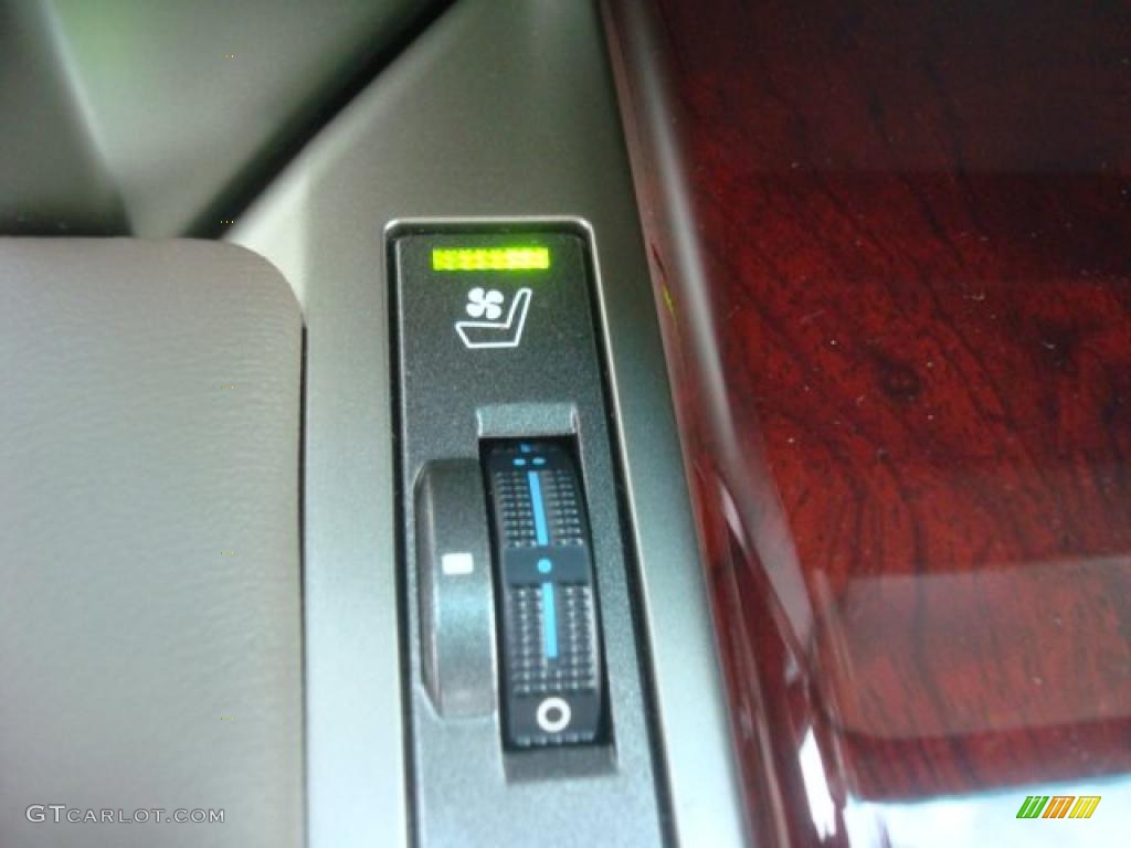 2011 Lexus GX 460 Premium Controls Photo #45536249