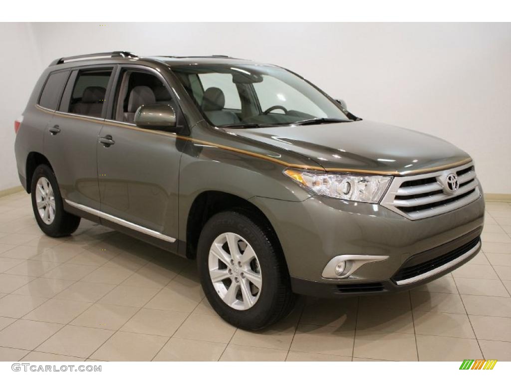 Cypress Green Pearl Toyota Highlander