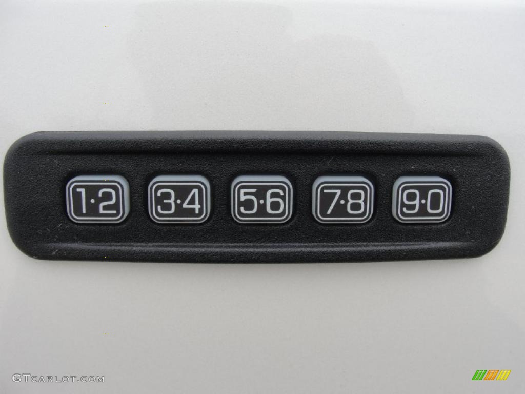 2011 F250 Super Duty Lariat Crew Cab 4x4 - White Platinum Metallic Tri-Coat / Adobe Beige photo #16