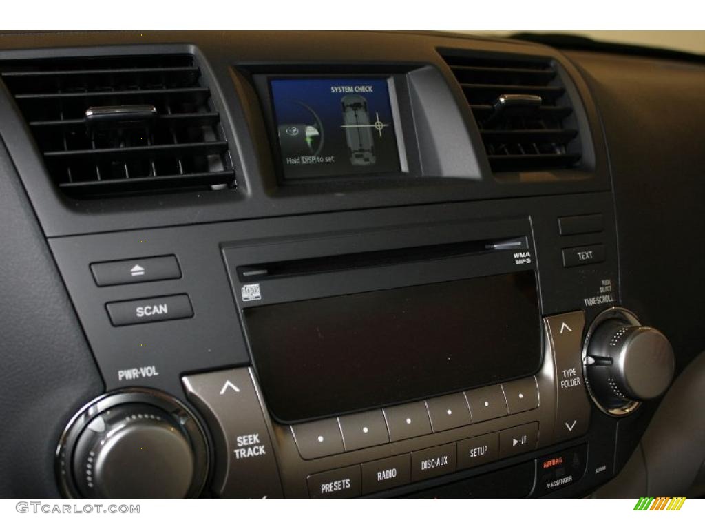 2011 Toyota Highlander SE 4WD Controls Photo #45537149