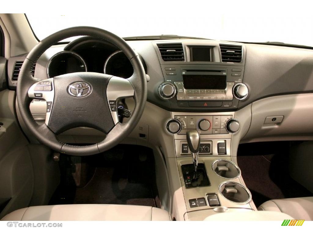 2011 Toyota Highlander SE 4WD Ash Dashboard Photo #45537190
