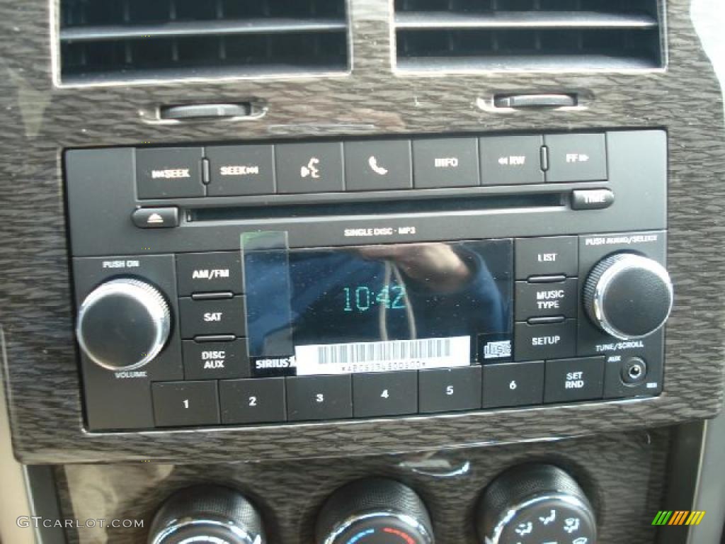 2011 Jeep Liberty Jet Limited 4x4 Controls Photo #45539002