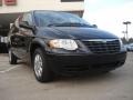 2007 Brilliant Black Crystal Pearl Chrysler Town & Country Touring  photo #1