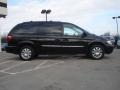 2007 Brilliant Black Crystal Pearl Chrysler Town & Country Touring  photo #2