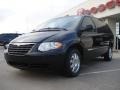 2007 Brilliant Black Crystal Pearl Chrysler Town & Country Touring  photo #7