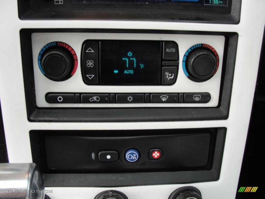2005 Hummer H2 SUT Controls Photo #45541727