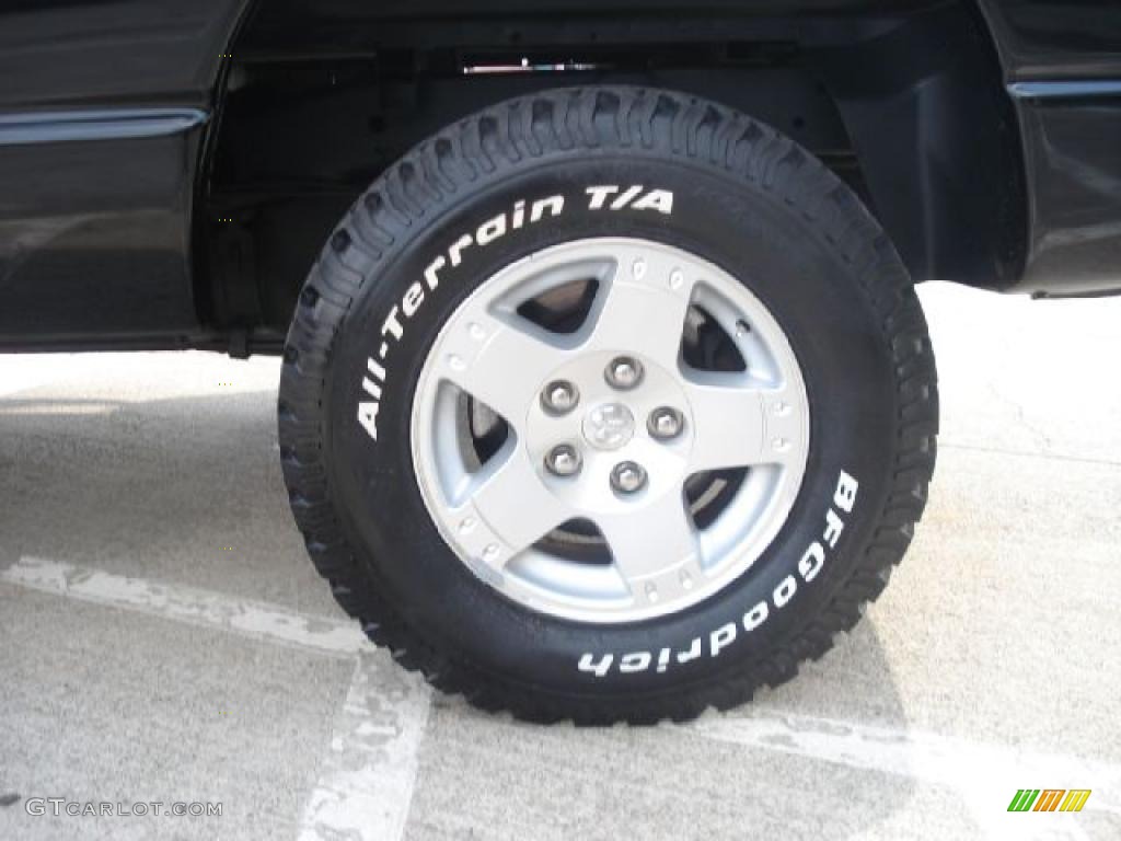 2004 Ram 1500 SLT Quad Cab 4x4 - Black / Dark Slate Gray photo #27