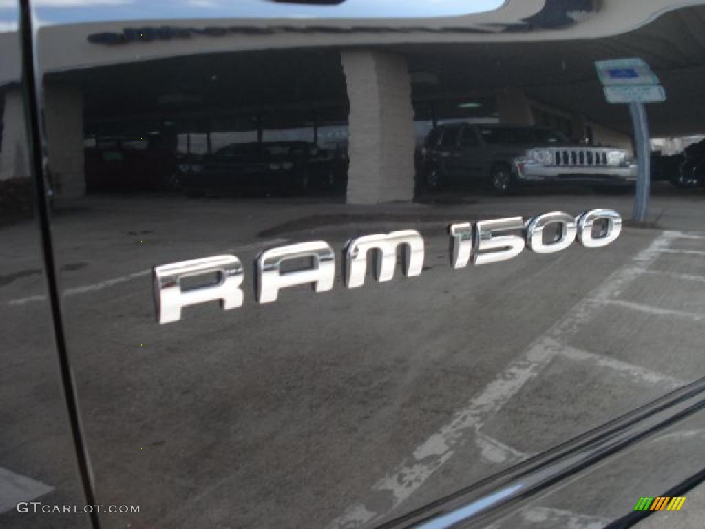 2004 Ram 1500 SLT Quad Cab 4x4 - Black / Dark Slate Gray photo #32