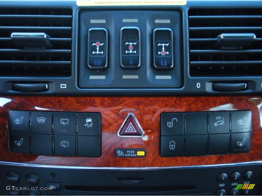 2011 Mercedes-Benz G 55 AMG Controls Photo #45545493