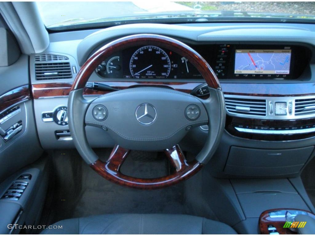 2007 Mercedes-Benz S 550 Sedan Grey/Dark Grey Steering Wheel Photo #45547113
