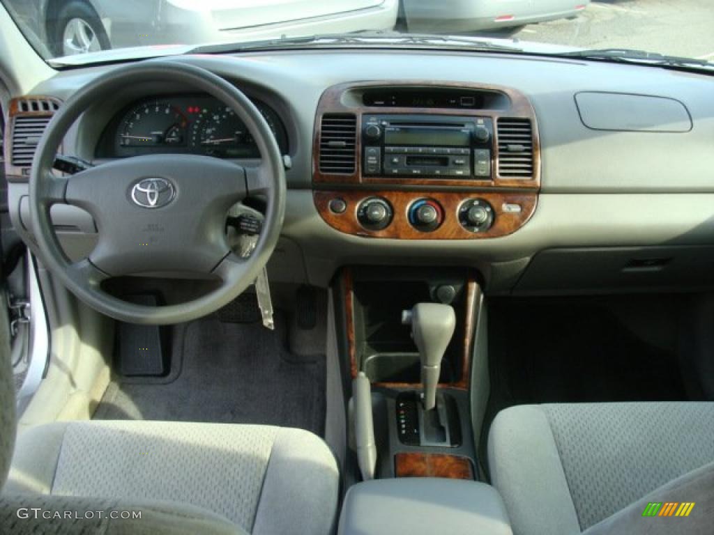 2004 Camry LE V6 - Lunar Mist Metallic / Stone photo #9