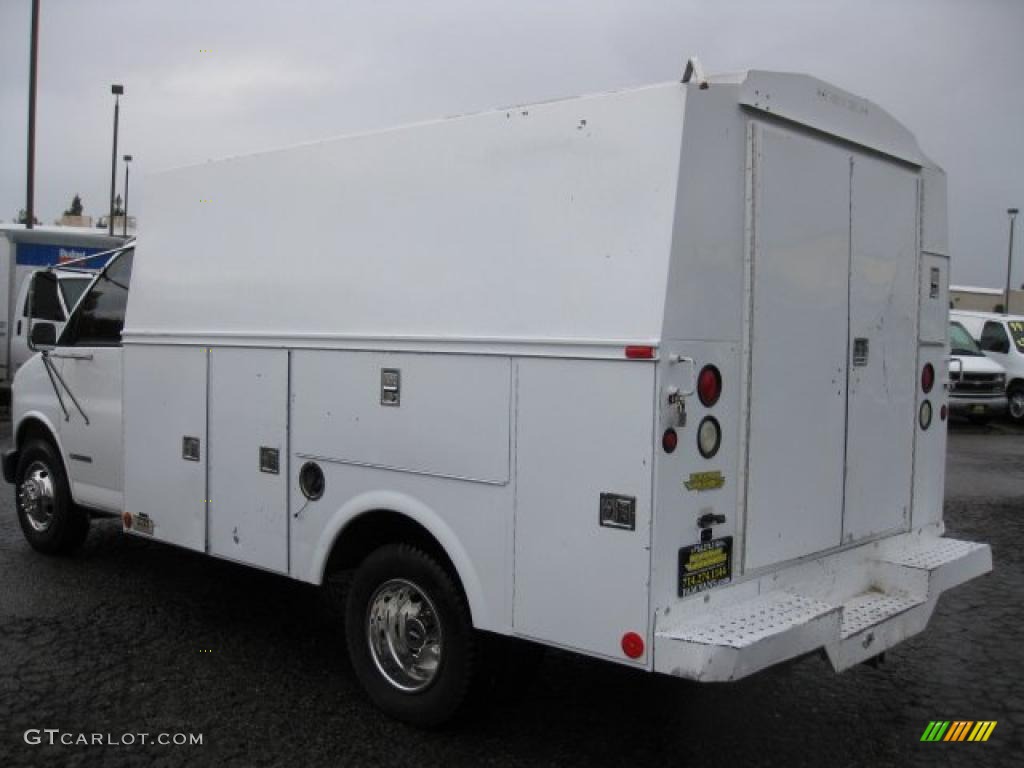 2001 Express Cutaway 3500 Commercial Utility Van - Summit White / Medium Gray photo #3