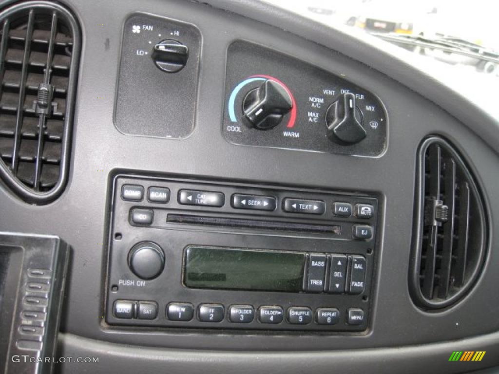 2006 Ford E Series Cutaway E350 Commercial Moving Van Controls Photo #45549177