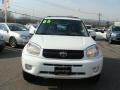 Super White - RAV4 4WD Photo No. 2