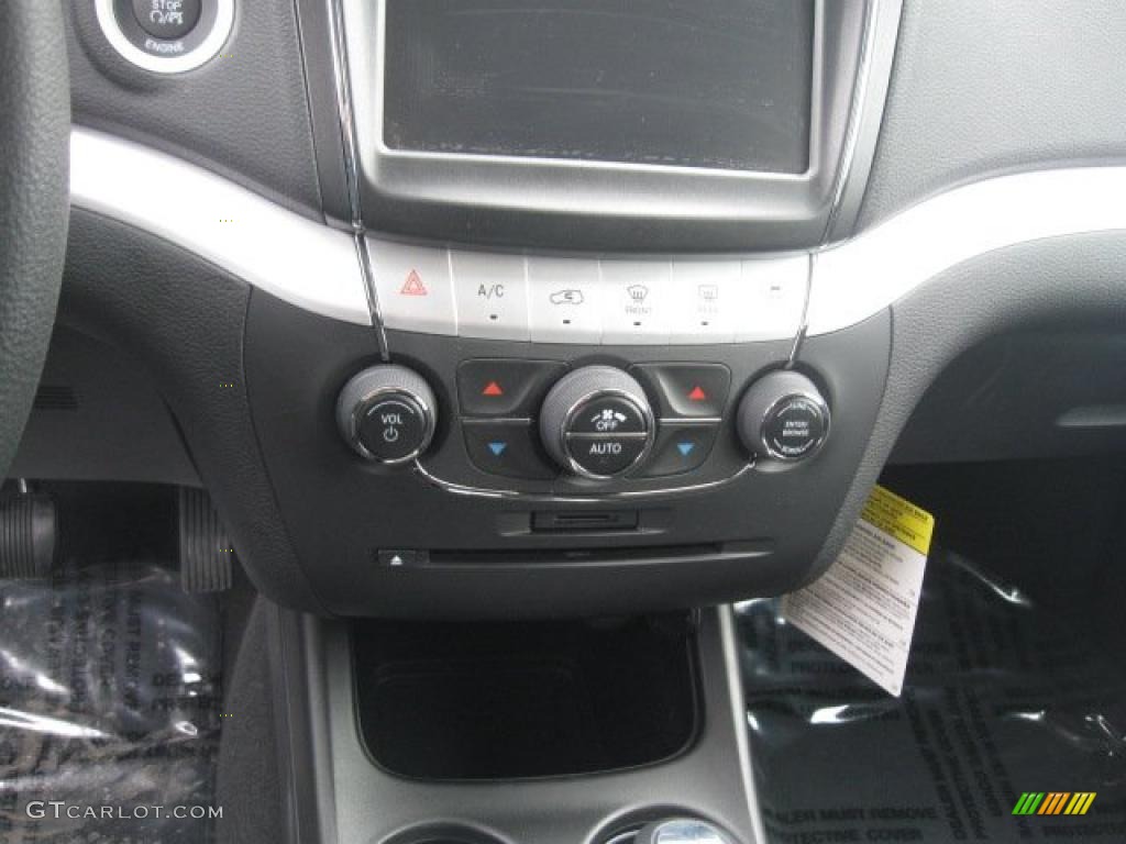 2011 Dodge Journey Mainstreet Controls Photo #45551681