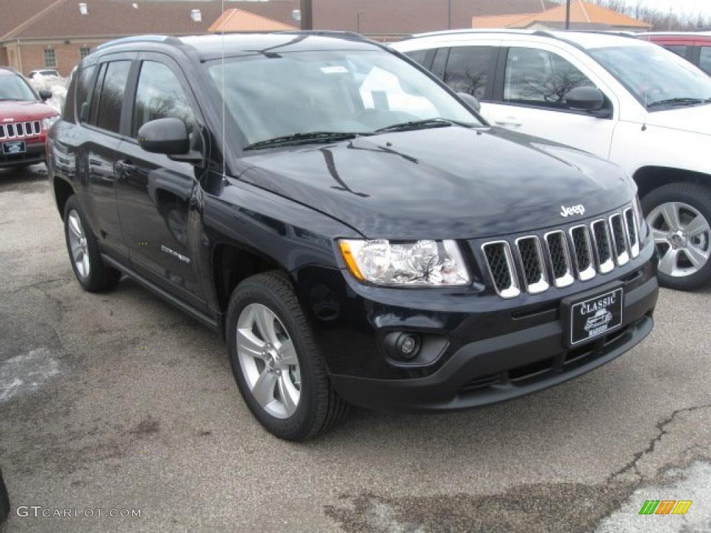 Blackberry Pearl 2011 Jeep Compass 2.4 Latitude 4x4 Exterior Photo #45552073