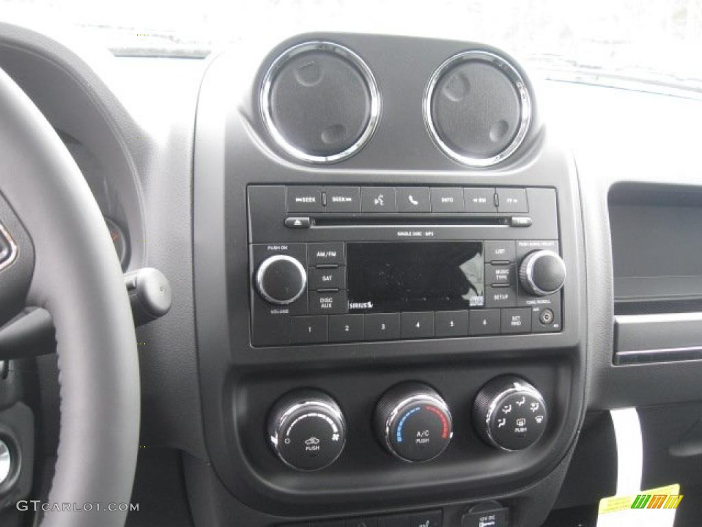 2011 Jeep Compass 2.4 Latitude 4x4 Controls Photo #45552133