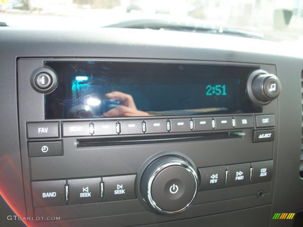 2011 Chevrolet Silverado 1500 LT Regular Cab 4x4 Controls Photo #45552565