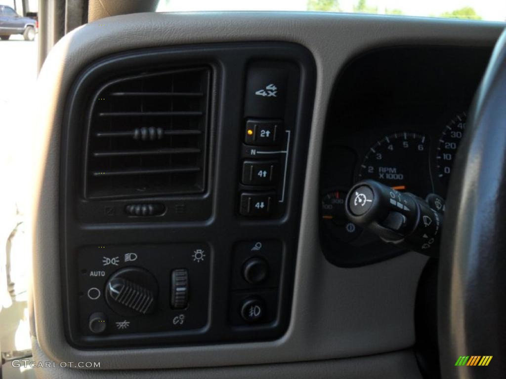 2003 Chevrolet Silverado 2500HD LT Crew Cab 4x4 Controls Photo #45552673