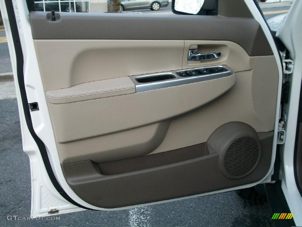 2009 Jeep Liberty Limited 4x4 Pastel Pebble Beige Mckinley Leather Door Panel Photo #45555301