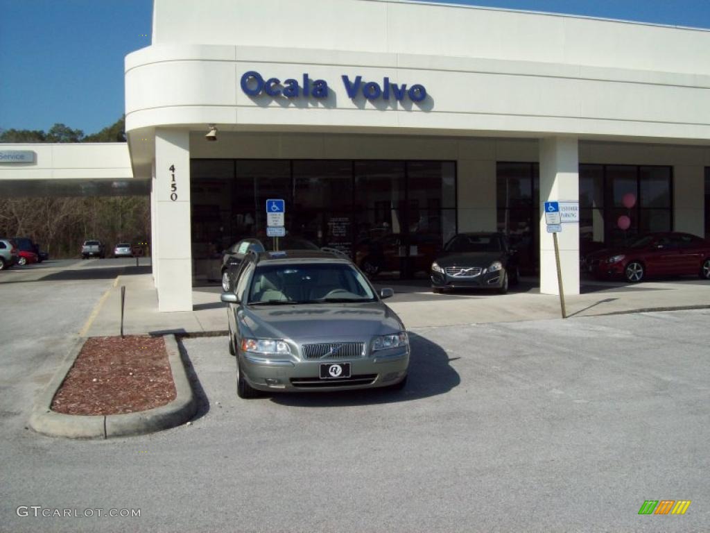 2006 V70 2.5T - Willow Green Metallic / Taupe photo #1