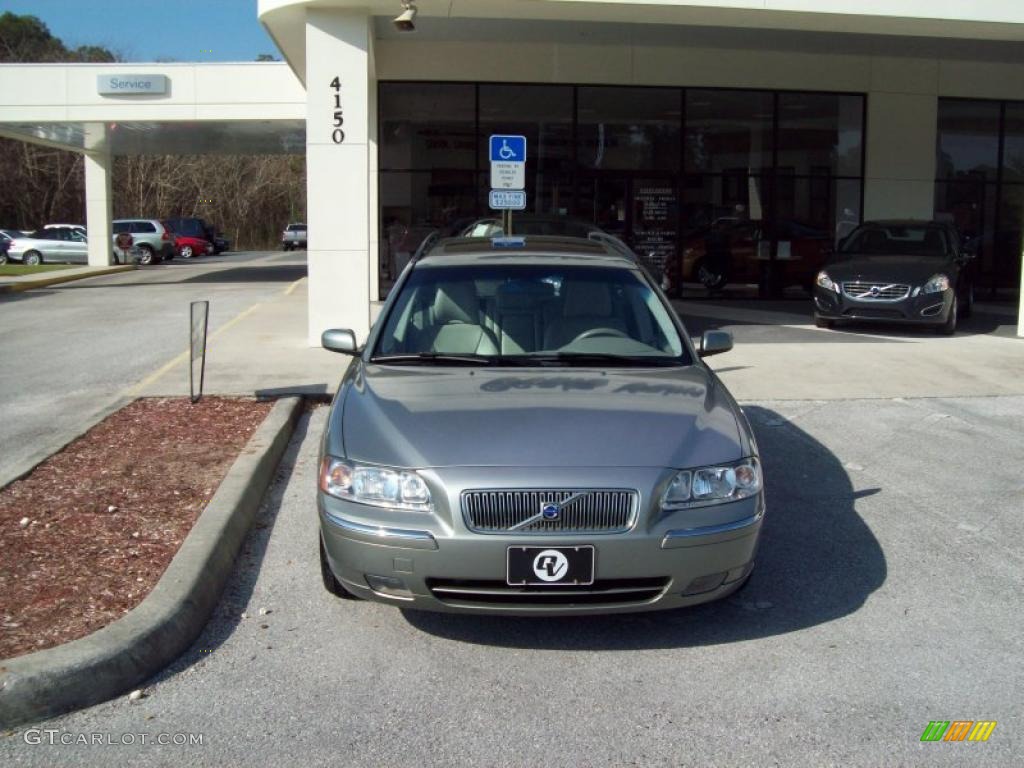 2006 V70 2.5T - Willow Green Metallic / Taupe photo #2