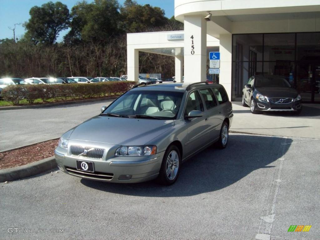 2006 V70 2.5T - Willow Green Metallic / Taupe photo #3