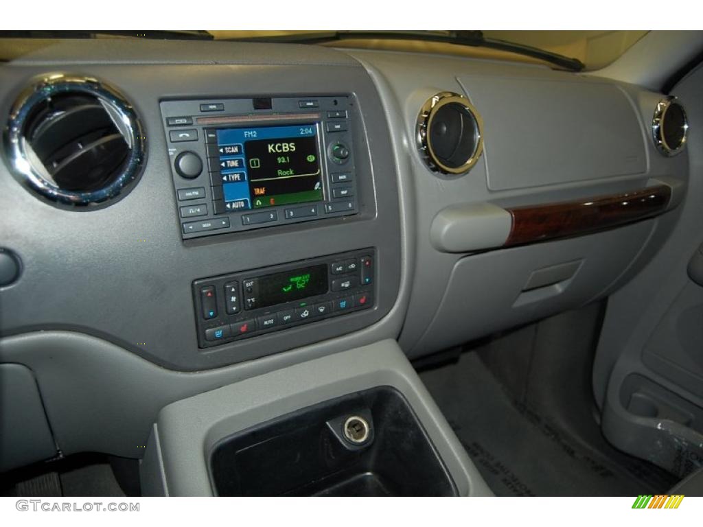2006 Ford Expedition Limited Controls Photo #45557677