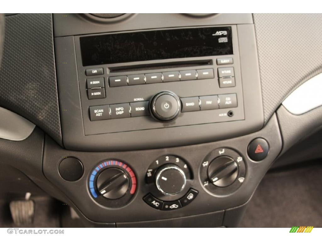 2011 Chevrolet Aveo Aveo5 LT Controls Photo #45562867