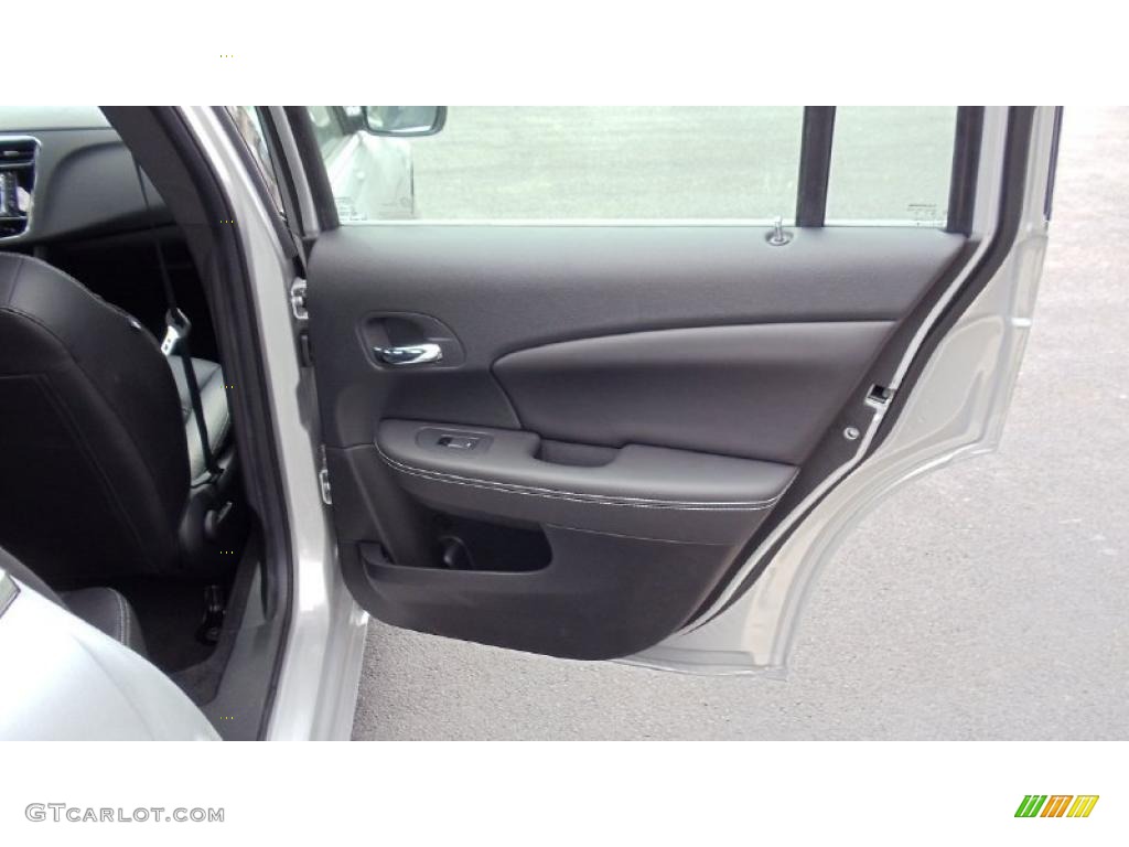 2011 Chrysler 200 Limited Black Door Panel Photo #45562959