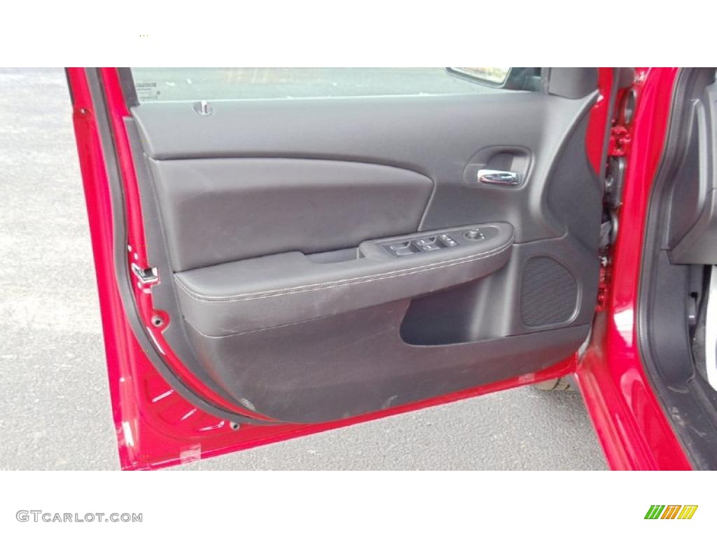 2011 Dodge Avenger Lux Black Door Panel Photo #45563299