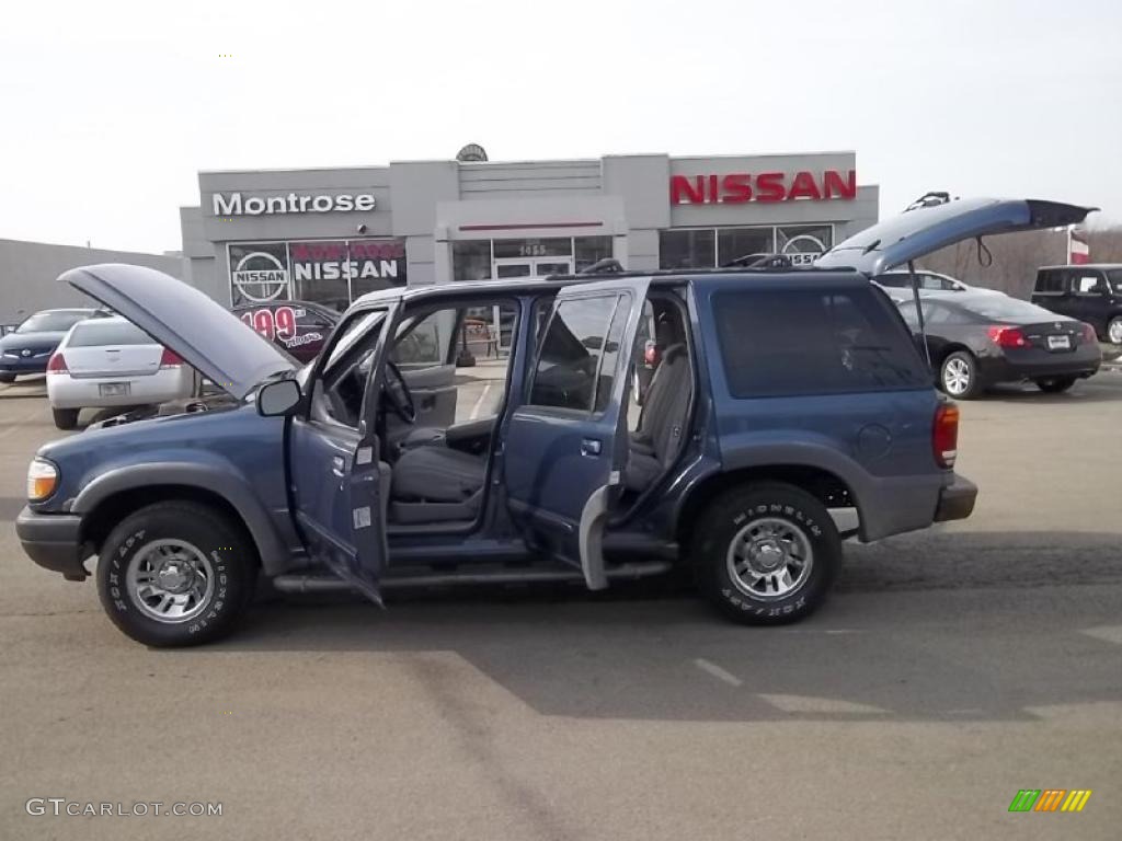 2001 Explorer XLS 4x4 - Deep Wedgewood Blue Metallic / Dark Graphite photo #36