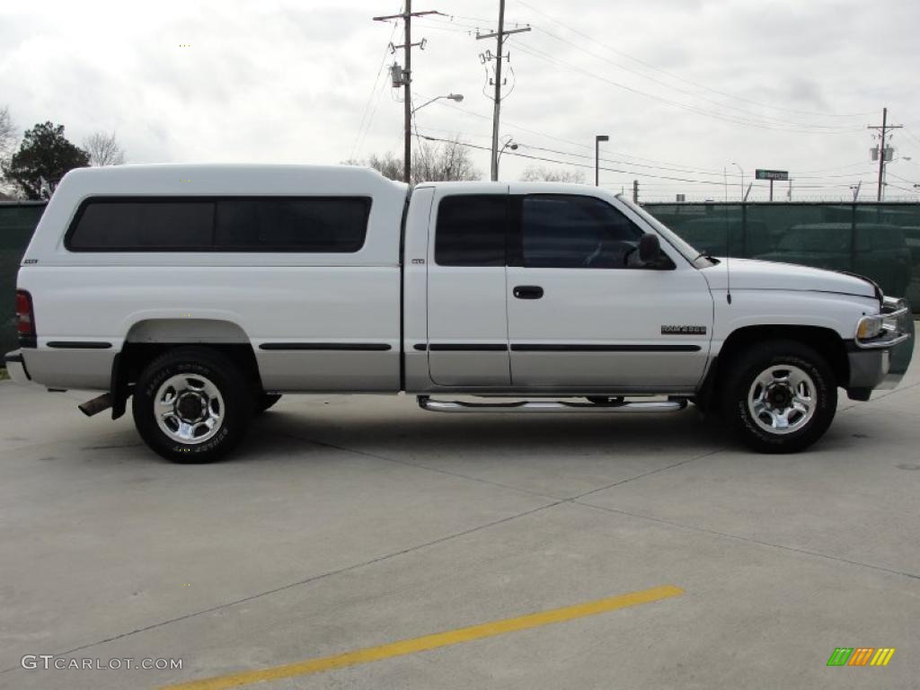 2000 Ram 2500 SLT Extended Cab - Bright White / Agate photo #2