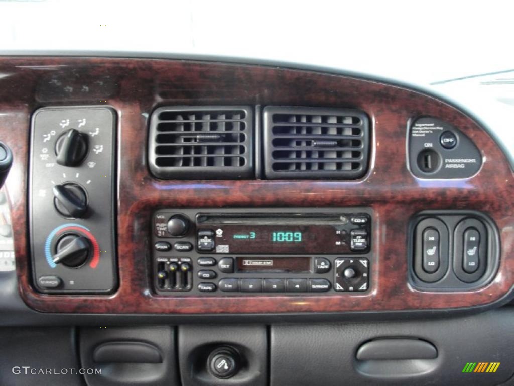 2000 Dodge Ram 2500 SLT Extended Cab Controls Photo #45565011