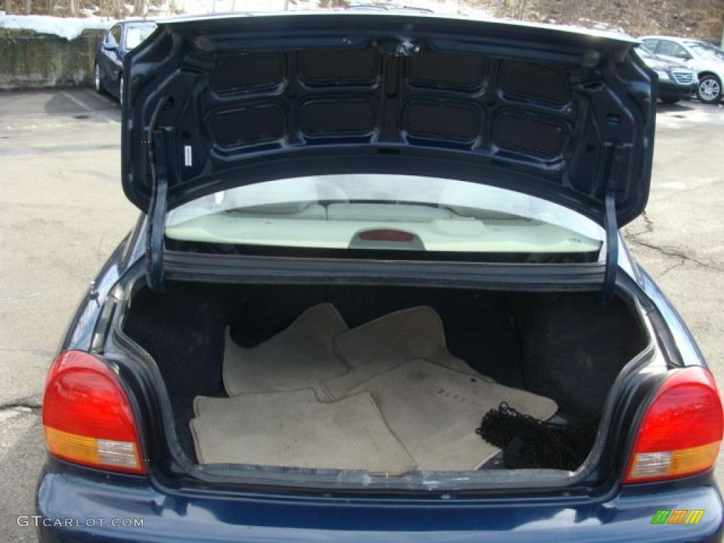 2000 Hyundai Sonata GLS V6 Trunk Photos