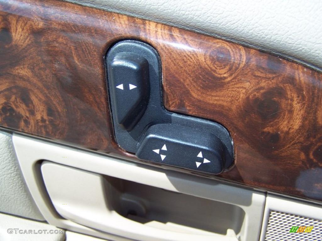 2004 Grand Marquis GS - Spruce Green Metallic / Medium Parchment photo #23