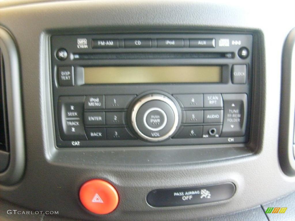 2011 Nissan Cube 1.8 S Controls Photo #45569763