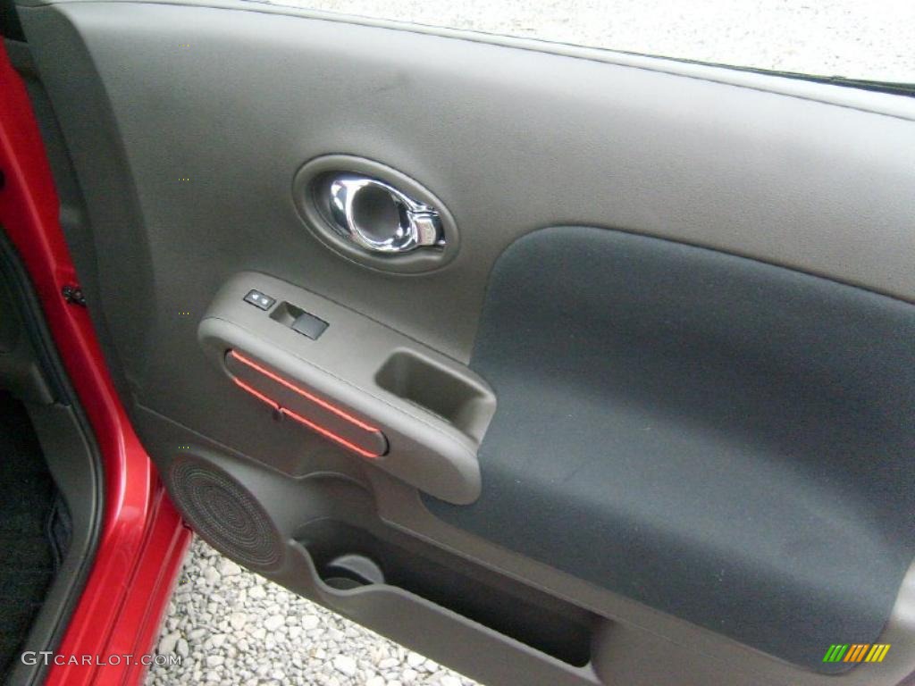 2011 Nissan Cube 1.8 S Black Door Panel Photo #45569911