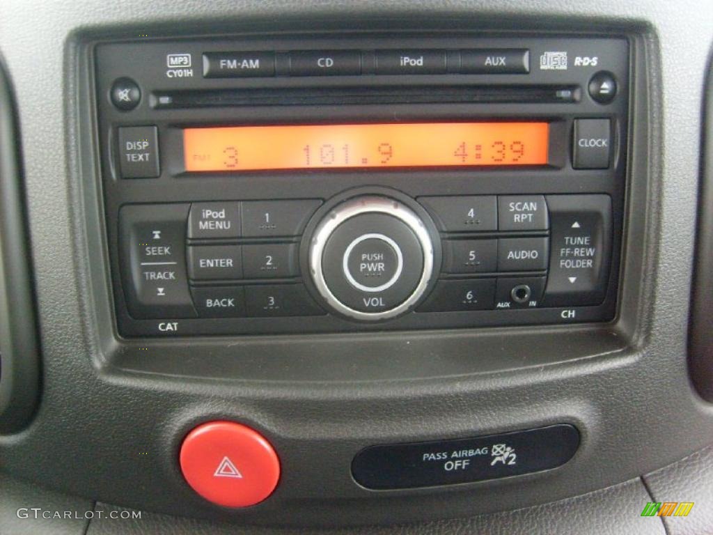 2011 Nissan Cube 1.8 S Controls Photo #45569919