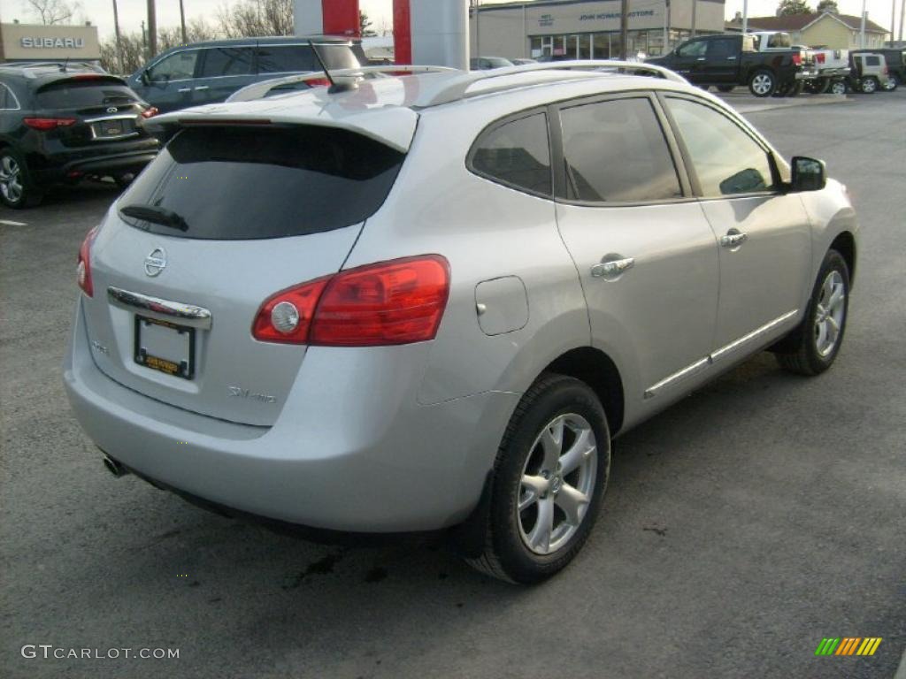 2011 Rogue SV AWD - Silver Ice Metallic / Gray photo #9