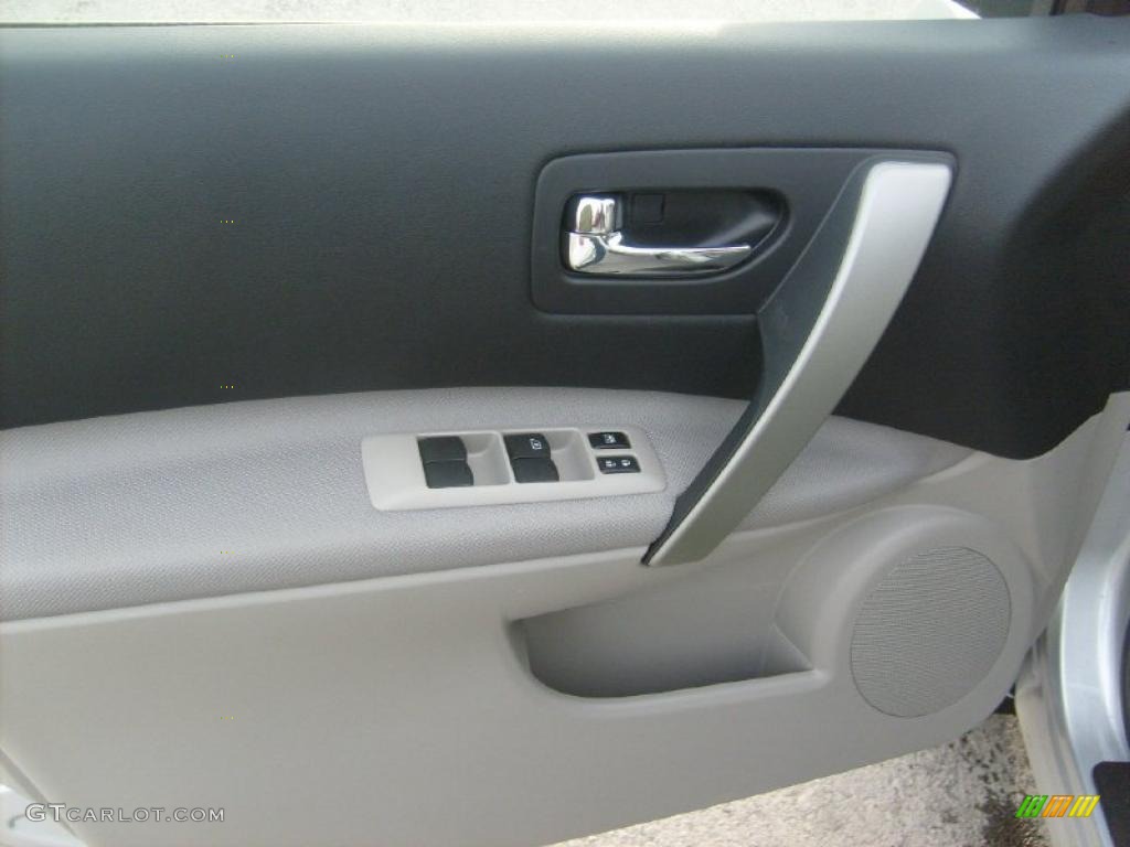 2011 Nissan Rogue SV AWD Gray Door Panel Photo #45570237