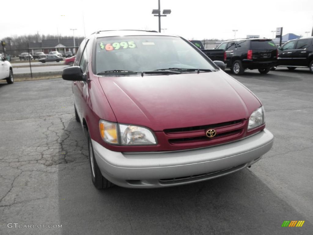 2000 Sienna XLE - Sunfire Red Pearl / Gray photo #2