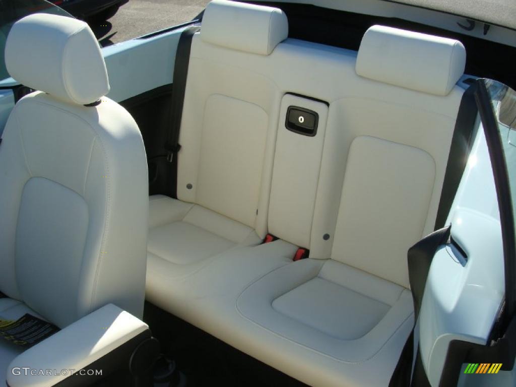 White Interior 2010 Volkswagen New Beetle Final Edition Convertible Photo #45571663
